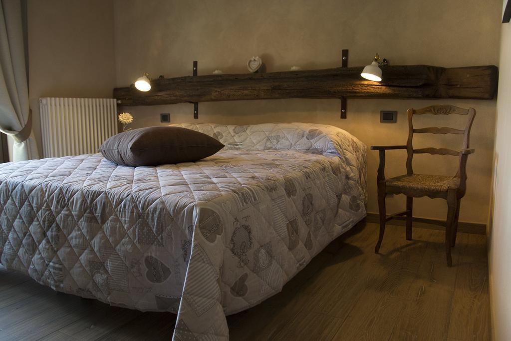 Villa Laura Castellinaldo Habitación foto