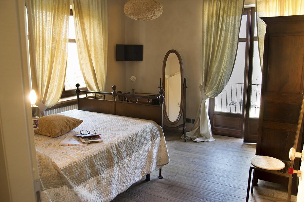 Villa Laura Castellinaldo Habitación foto