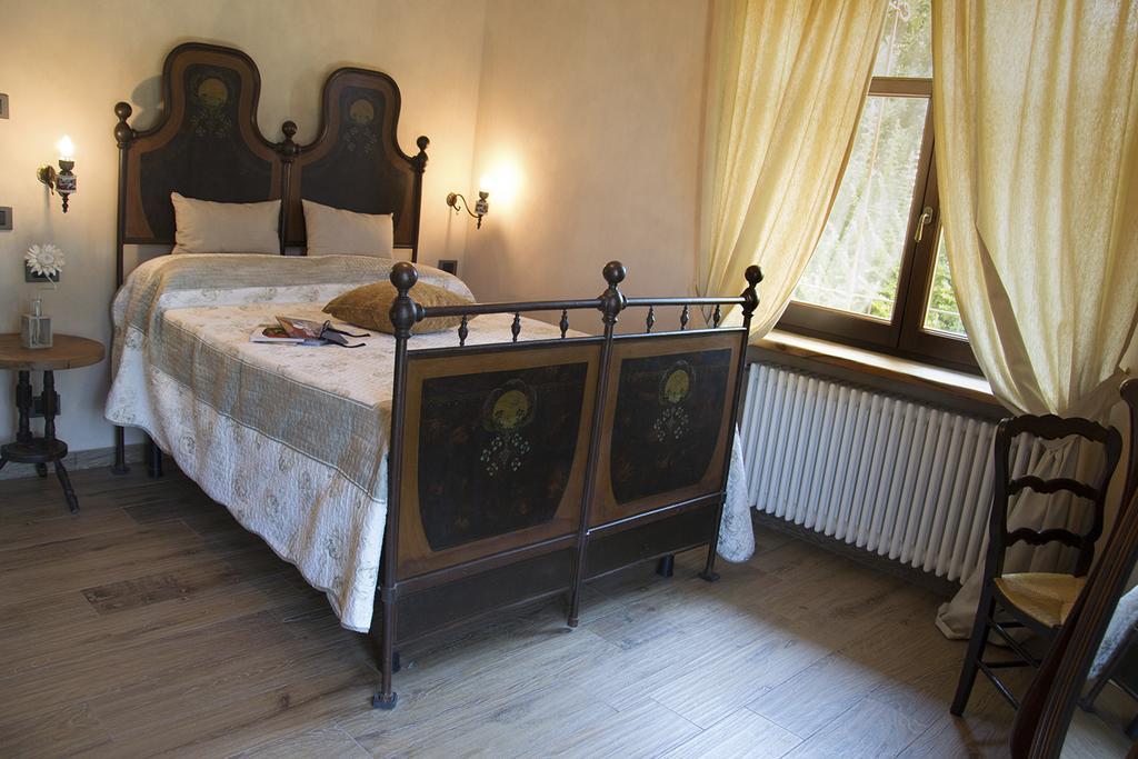 Villa Laura Castellinaldo Habitación foto